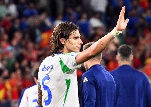 开云体育服务-被以色列进4球！进球网：卡拉菲奥里没首发，是因为加图索想轮换