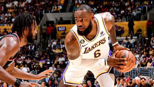 开云体育服务-【观察】NBA历史投射最烂球队 湖人的阵容有多畸形？